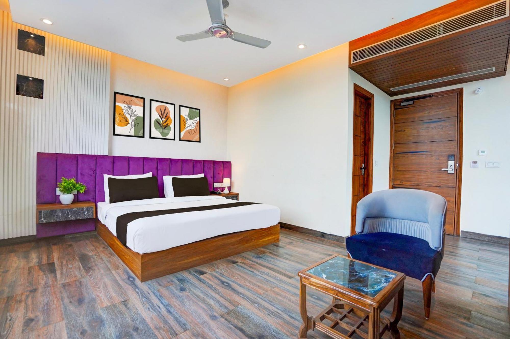 Hotel Marina Near Igi Airport Delhi New Delhi Exteriör bild