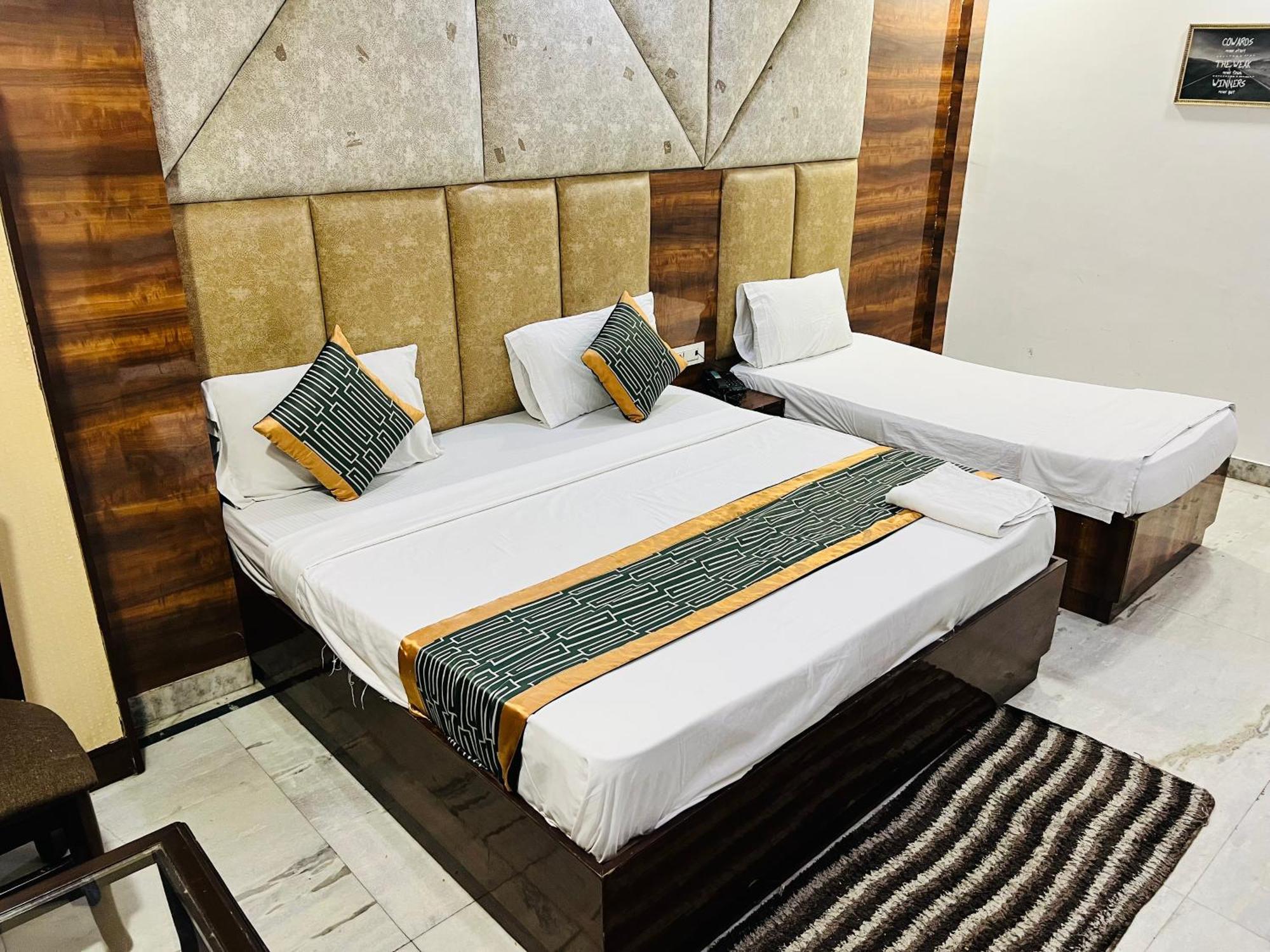 Hotel Marina Near Igi Airport Delhi New Delhi Exteriör bild