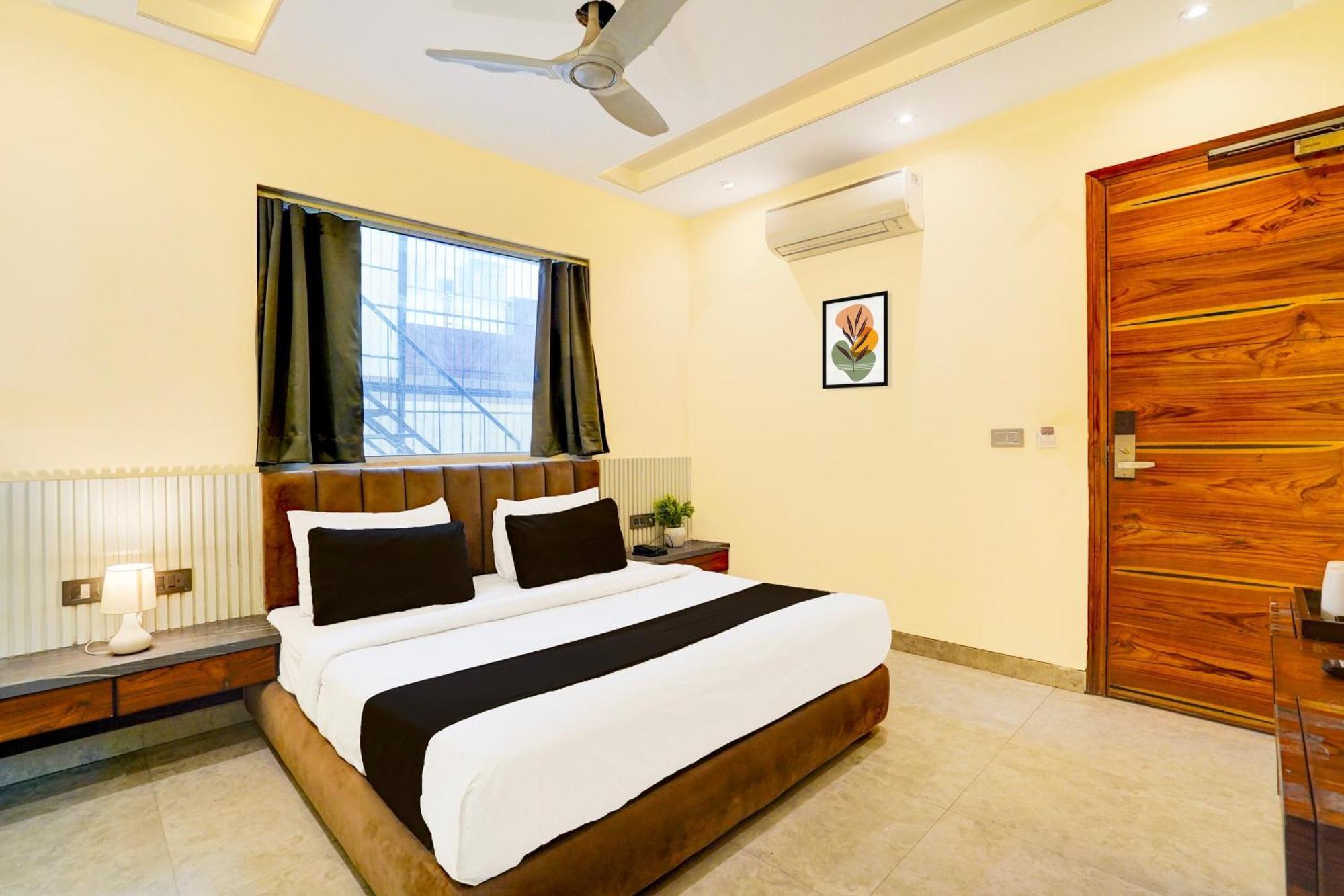 Hotel Marina Near Igi Airport Delhi New Delhi Exteriör bild