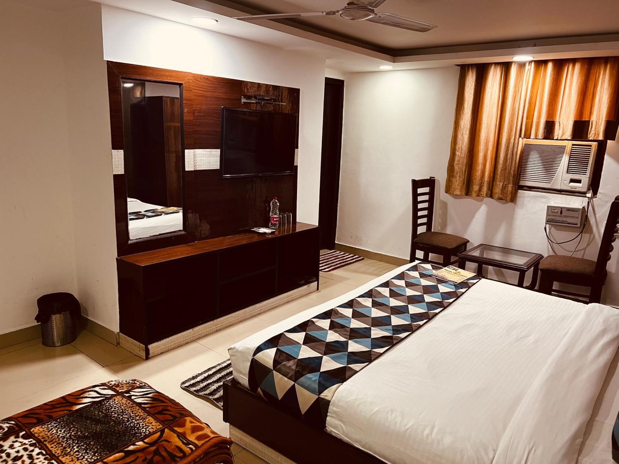 Hotel Marina Near Igi Airport Delhi New Delhi Exteriör bild