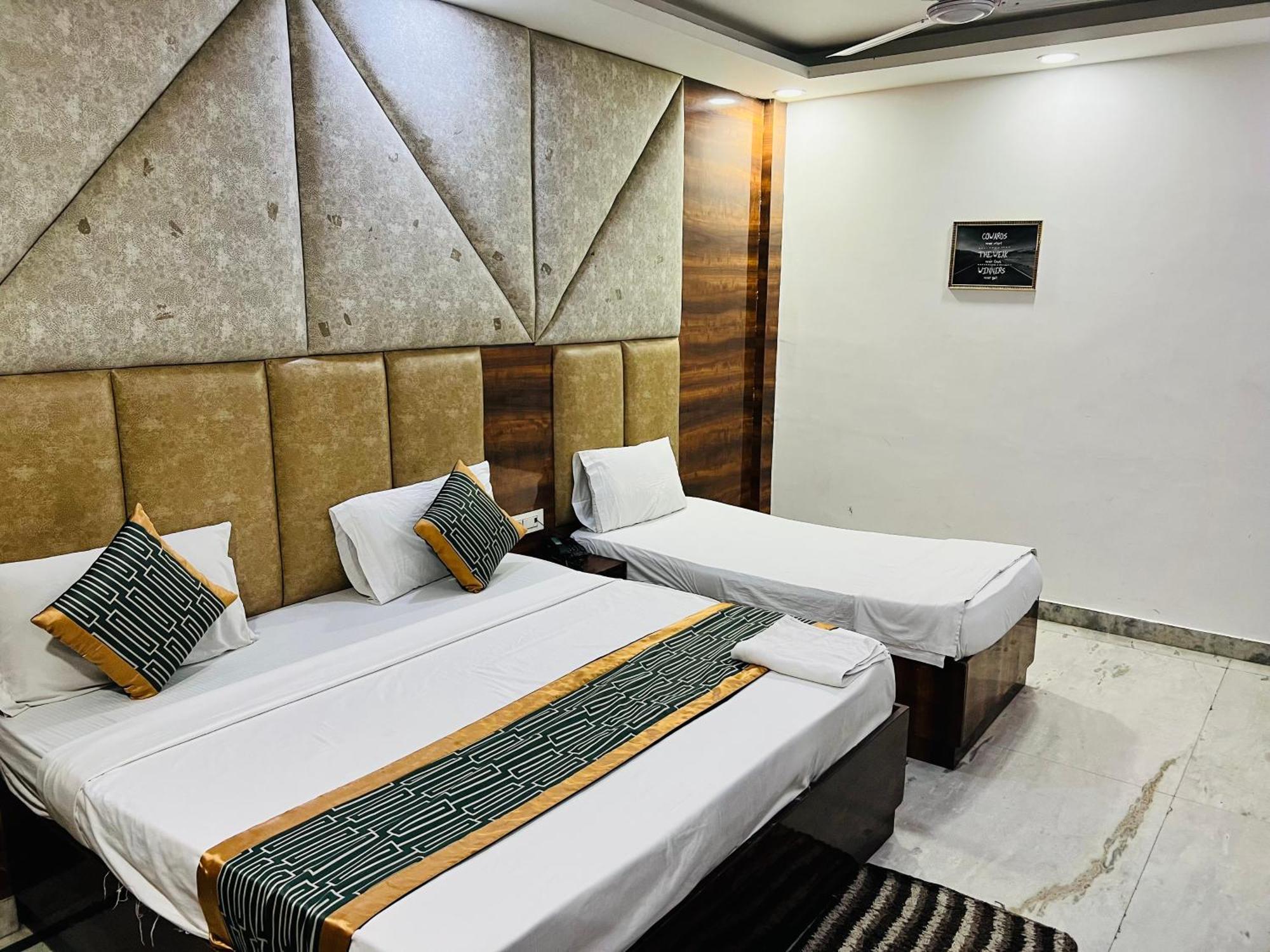 Hotel Marina Near Igi Airport Delhi New Delhi Exteriör bild
