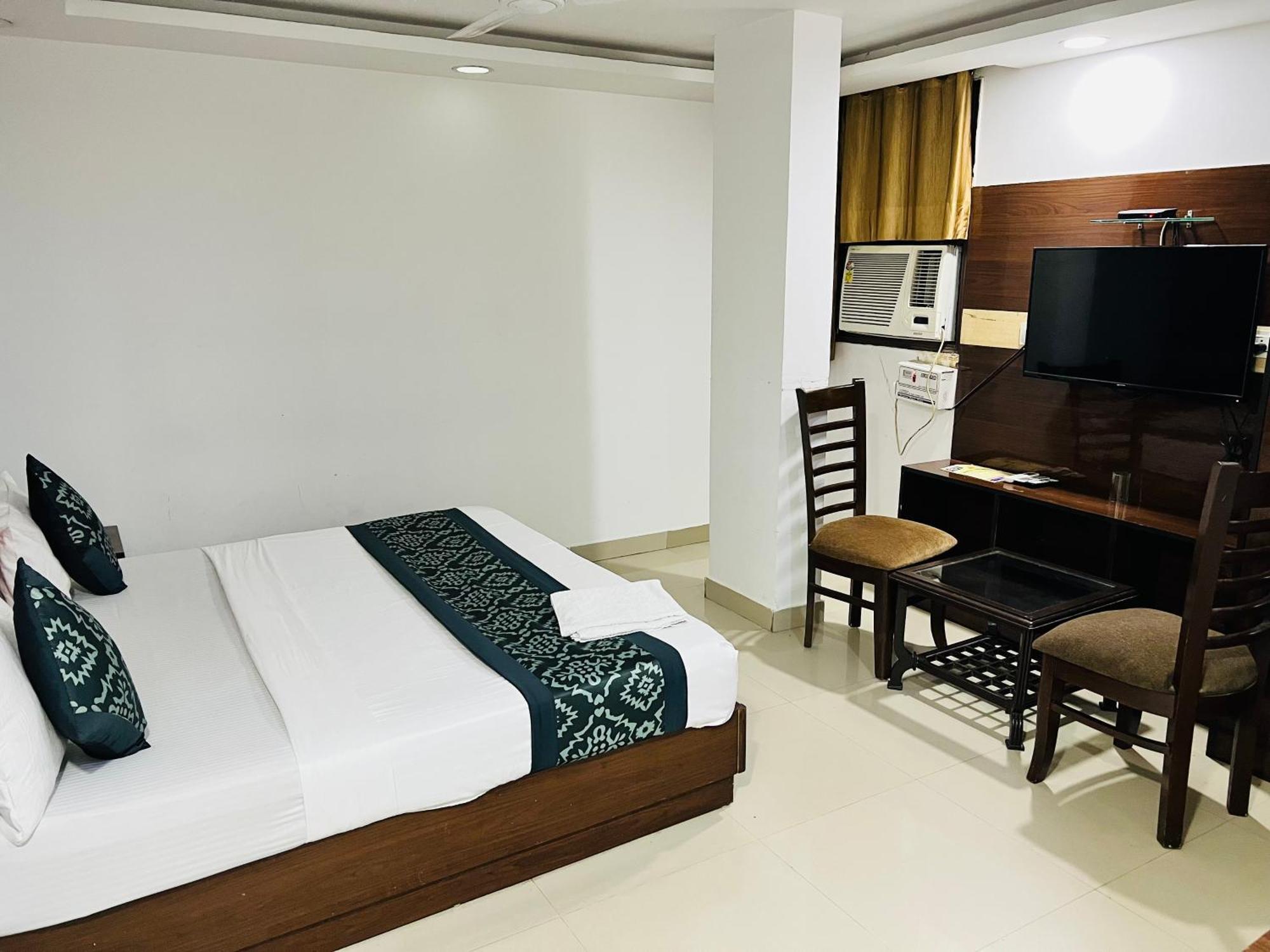 Hotel Marina Near Igi Airport Delhi New Delhi Exteriör bild