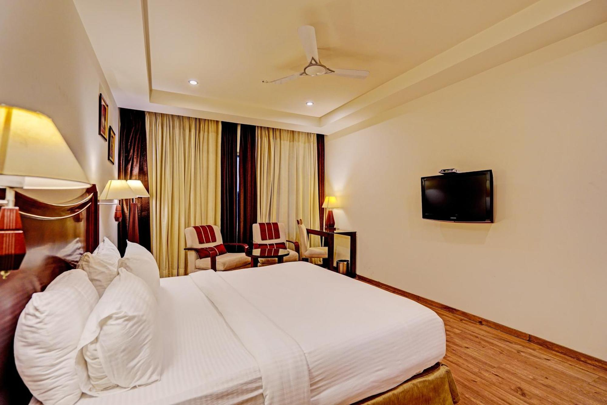 Hotel Marina Near Igi Airport Delhi New Delhi Exteriör bild