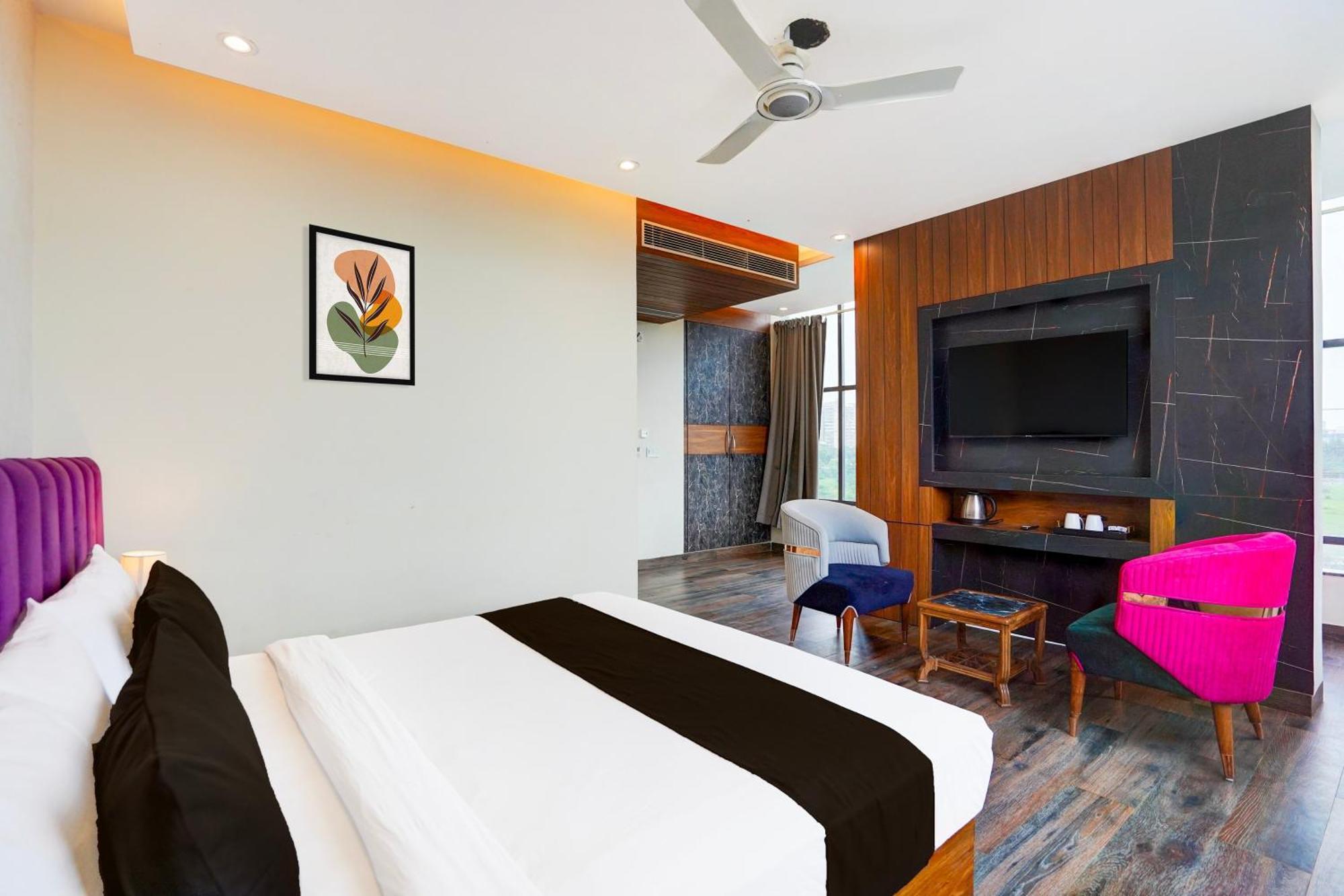 Hotel Marina Near Igi Airport Delhi New Delhi Exteriör bild